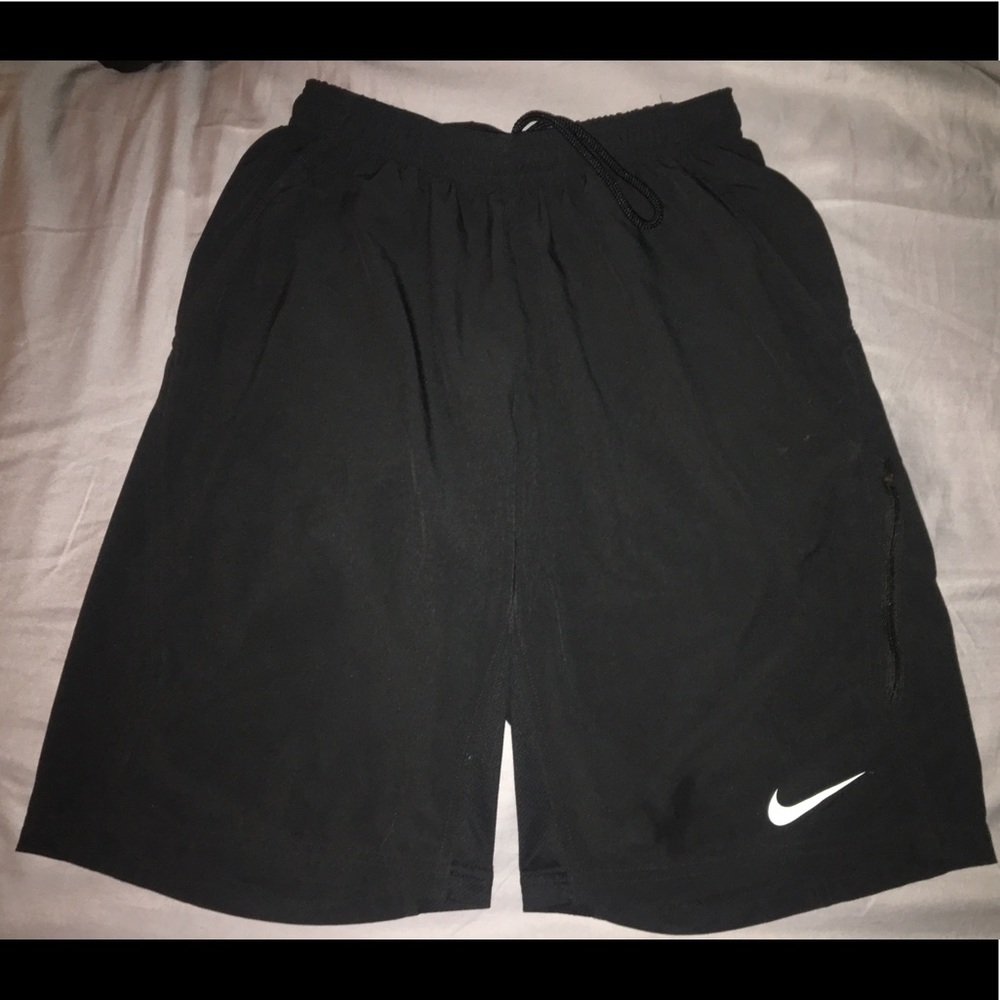 Men’s Black Nike Dri-Fit shorts!